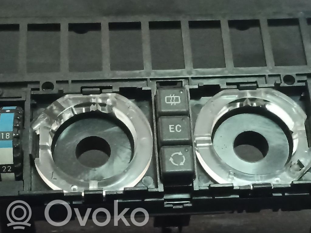 Mercedes-Benz E W124 Climate control unit 