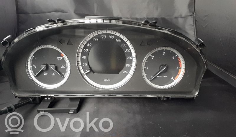 Mercedes-Benz C W204 Licznik / Prędkościomierz 