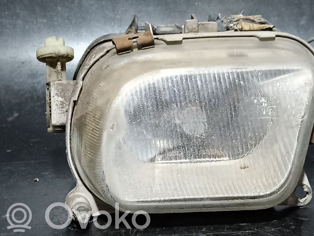 Mercedes-Benz E W210 Etusumuvalo 