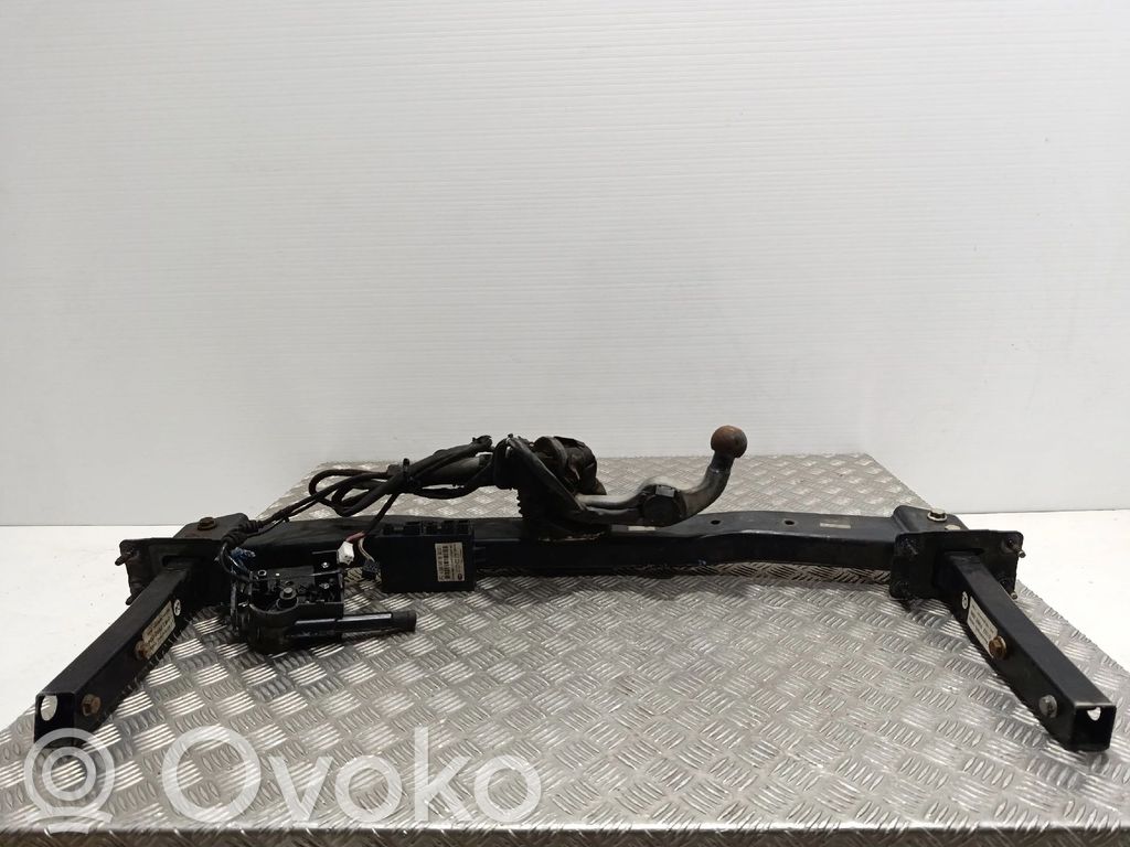 Mercedes-Benz E W211 Hak holowniczy 