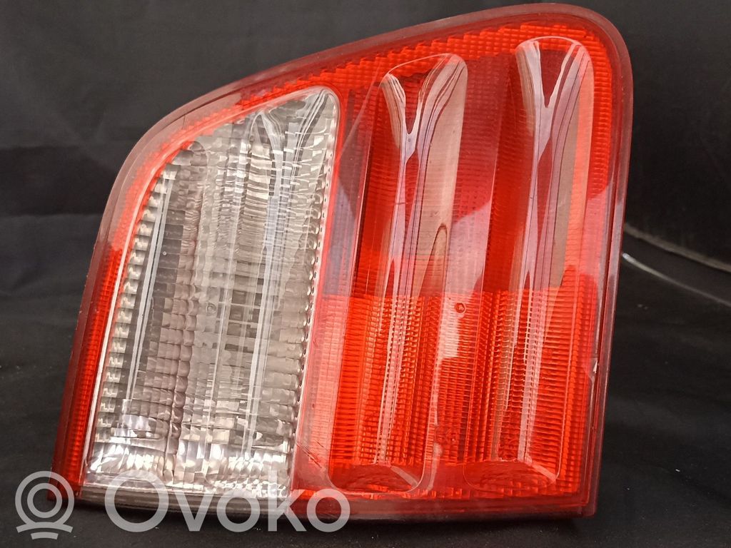 Mercedes-Benz E W210 Luci posteriori del portellone del bagagliaio 