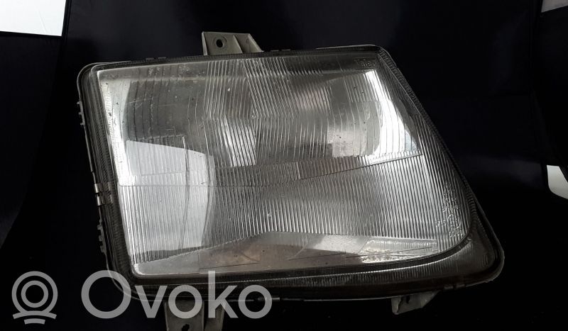Mercedes-Benz Vito Viano W638 Lampa przednia 