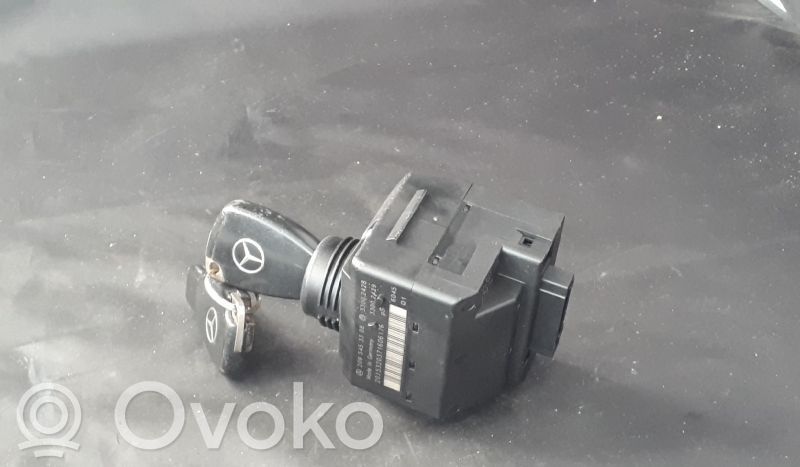 Mercedes-Benz C W203 Buton pornire/oprire motor 