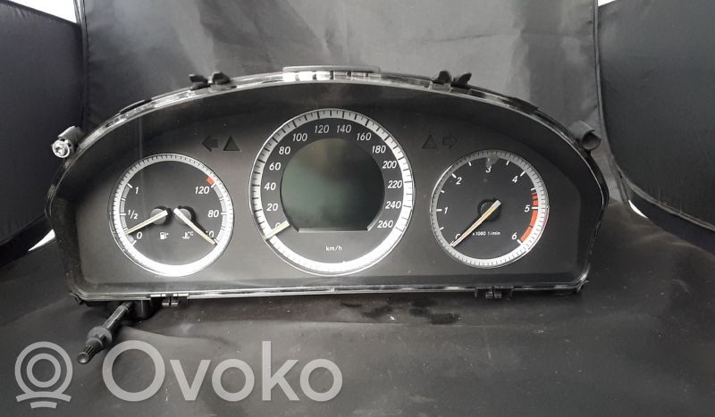 Mercedes-Benz C W204 Vitezometru (grup de instrumente) 