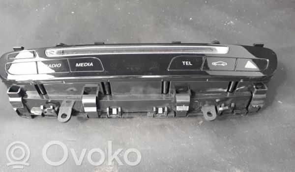 Mercedes-Benz C W205 Przycisk świateł awaryjnych 