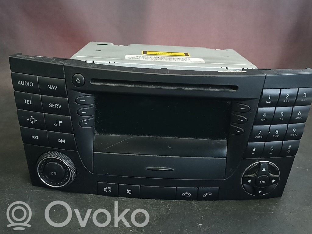 Mercedes-Benz E W211 Panel / Radioodtwarzacz CD/DVD/GPS 
