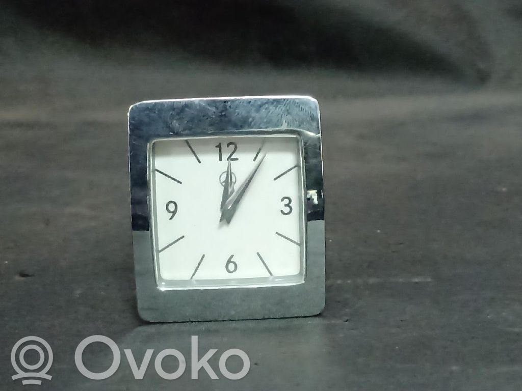 Mercedes-Benz E W212 Clock 