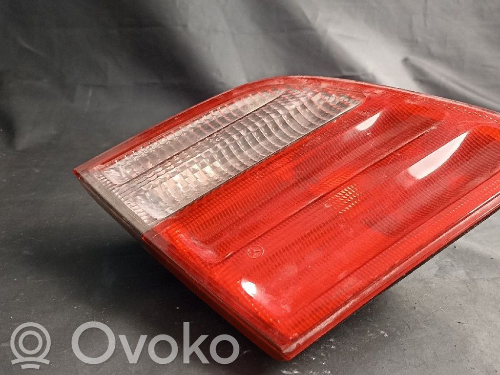 Mercedes-Benz E W210 Luci posteriori del portellone del bagagliaio 