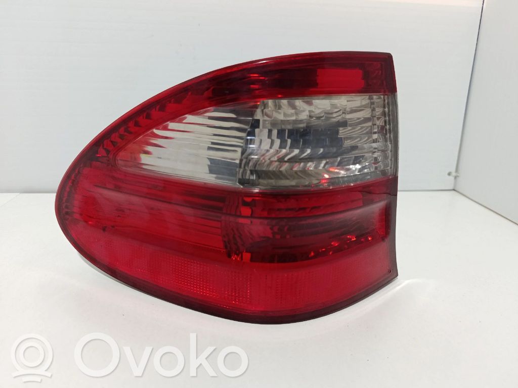 Mercedes-Benz E W211 Lampă spate în capacul portbagajului 