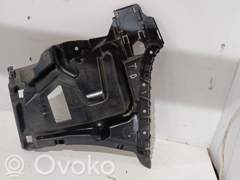 BMW 8 G15 Takapuskurin kannake 