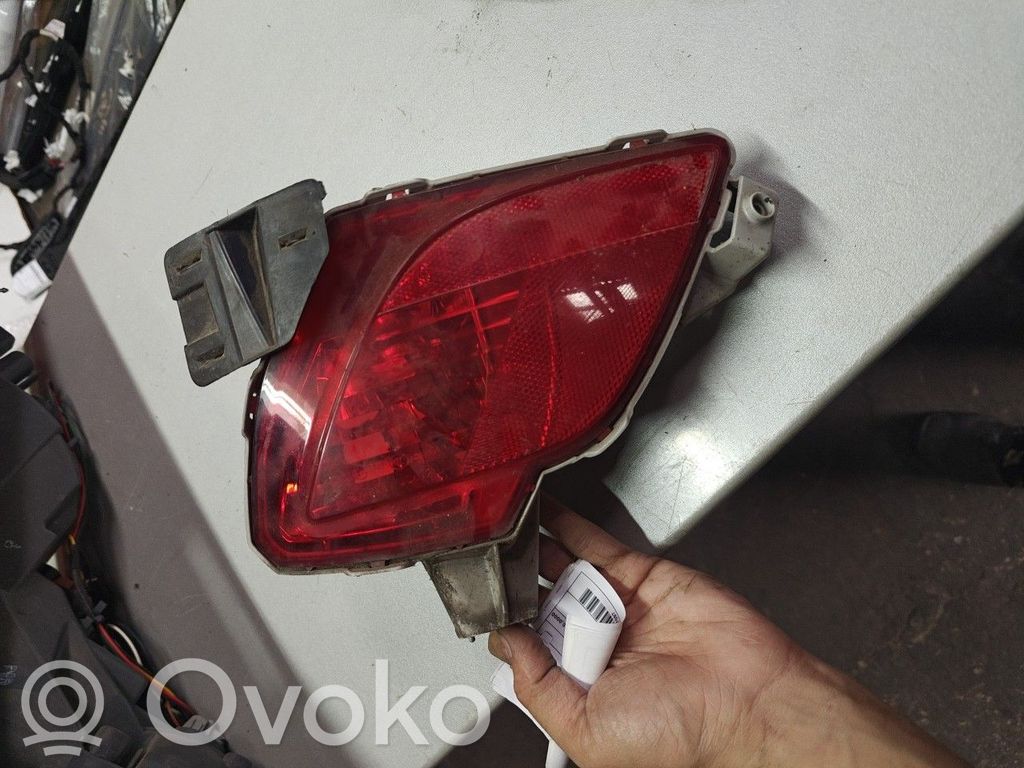 Rear tail light reflector   KD5351660,MAZDACX5,NEVOEIRO