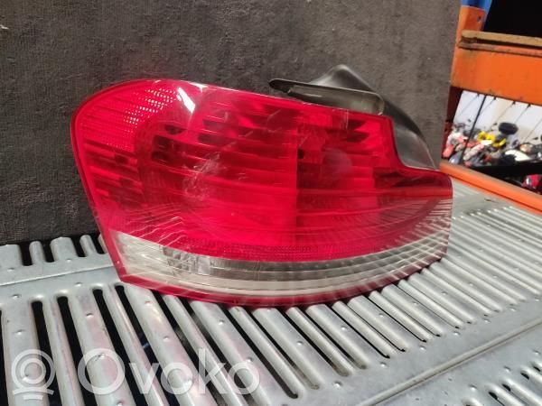 Tailgate rear/tail lights   NORMAL