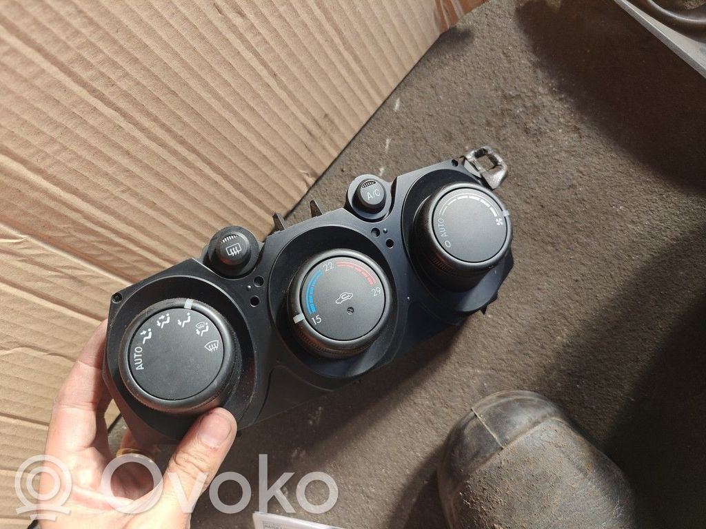 Mazda 2 Panel klimatyzacji 