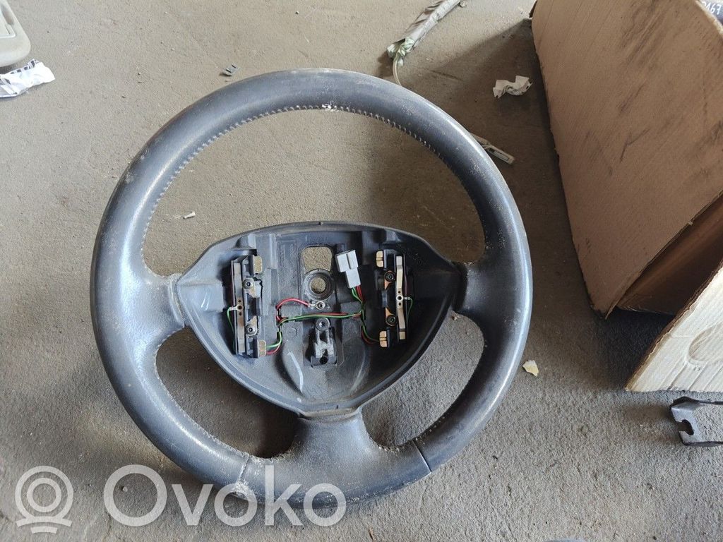 Ohjauspyörä   8200014857