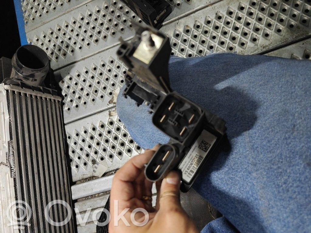 BMW 1 F20 F21 Moduł sterowania ładowania akumulatora 