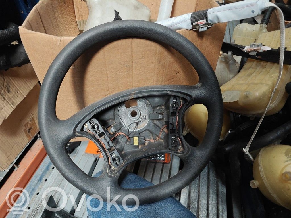 Ohjauspyörä   1484563077