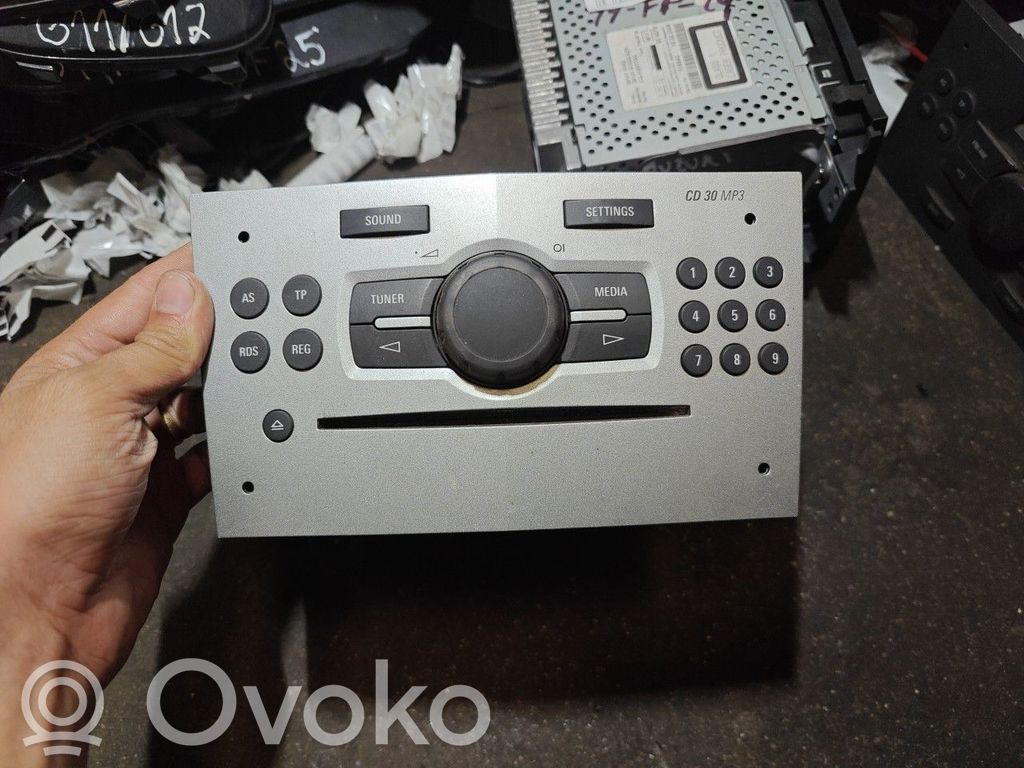Opel Corsa D Radio / CD-Player / DVD-Player / Navigation 