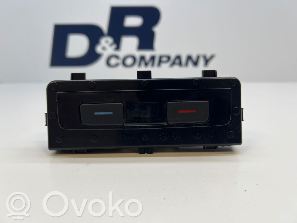 Volkswagen Golf VIII Panel klimatyzacji 