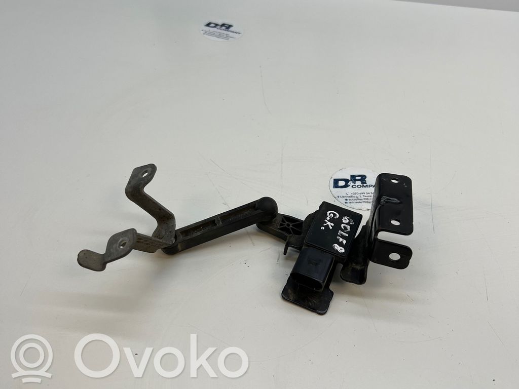 Volkswagen Golf VIII Rear air suspension level height sensor 