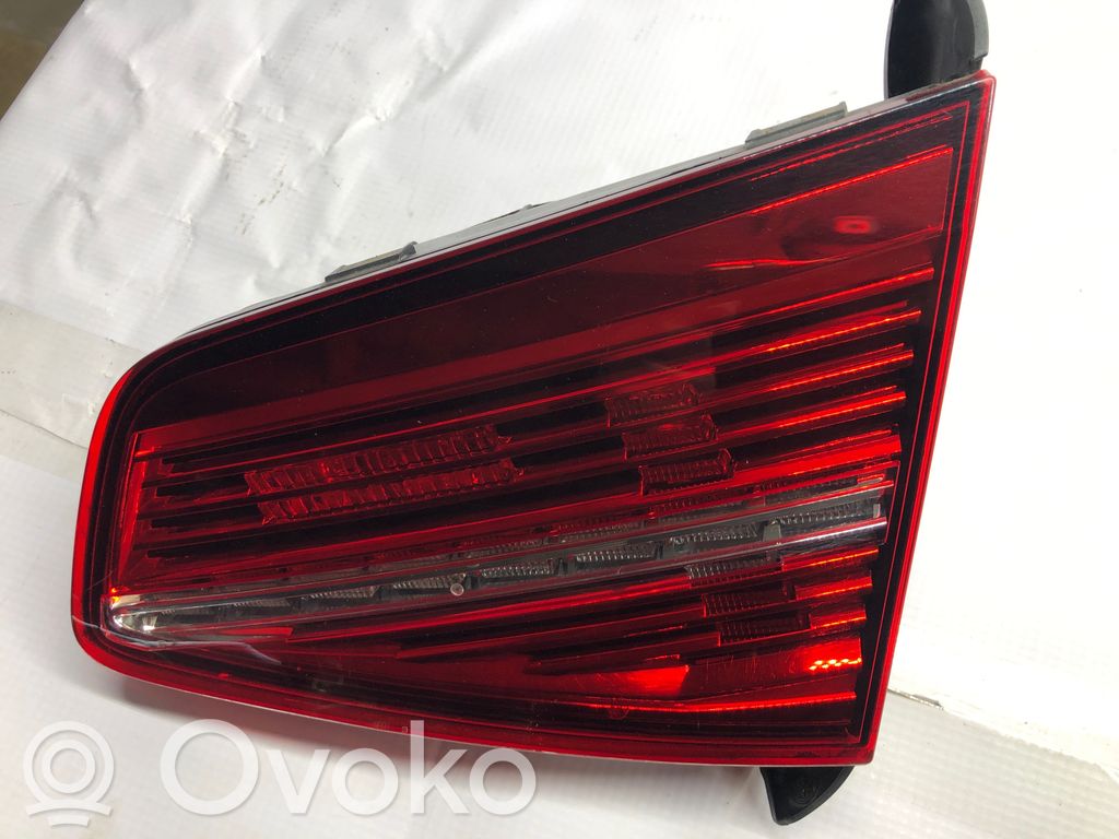Volkswagen PASSAT B8 Lampy tylnej klapy bagażnika 