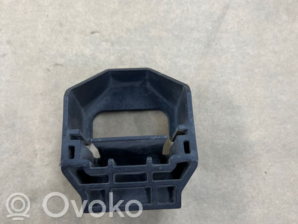 Fixation de radiateur   7807184