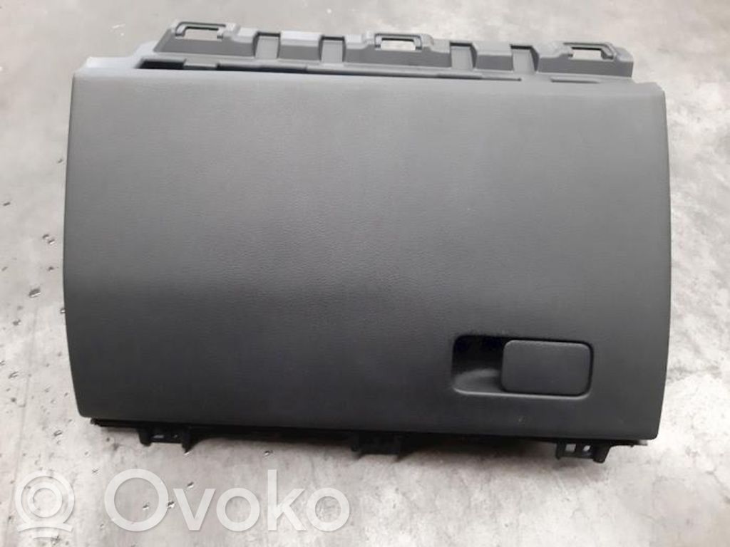Hyundai i30 Daiktadėžės (bordačioko) komplektas 