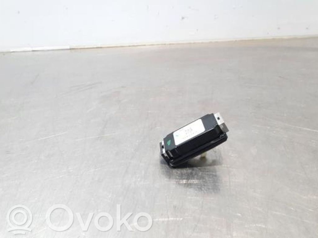 Enchufe conector USB   FW9319010AB,FW9319010AB,LR091229