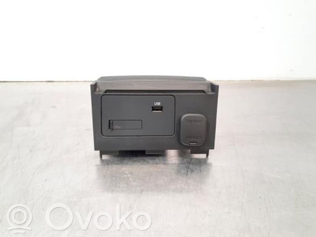 Mazda 3 Разъем USB 