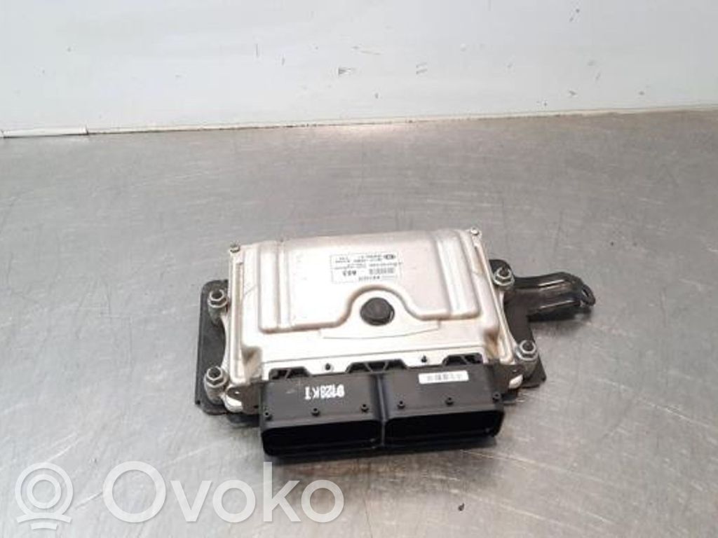 Unidad de control/módulo del motor   3911703363