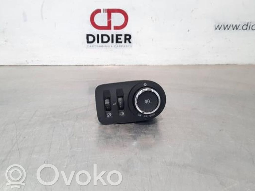 Opel Crossland X Bouton commande réglage hauteur de phares 