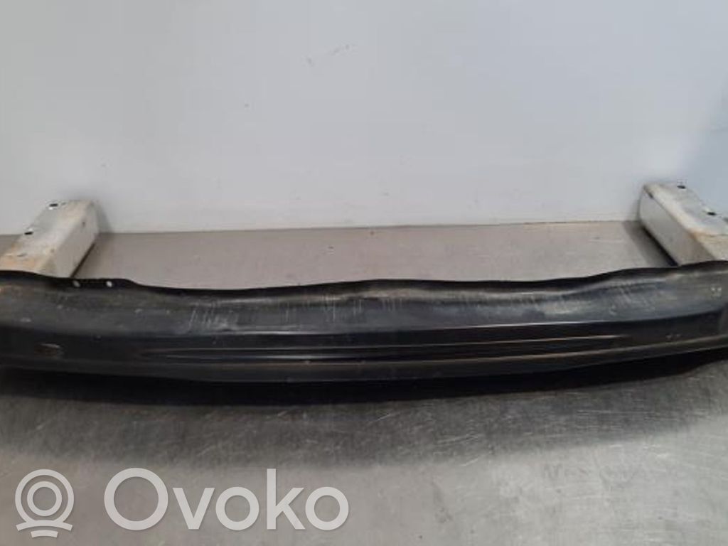 Aizmugurē bampera balka   8T0807313