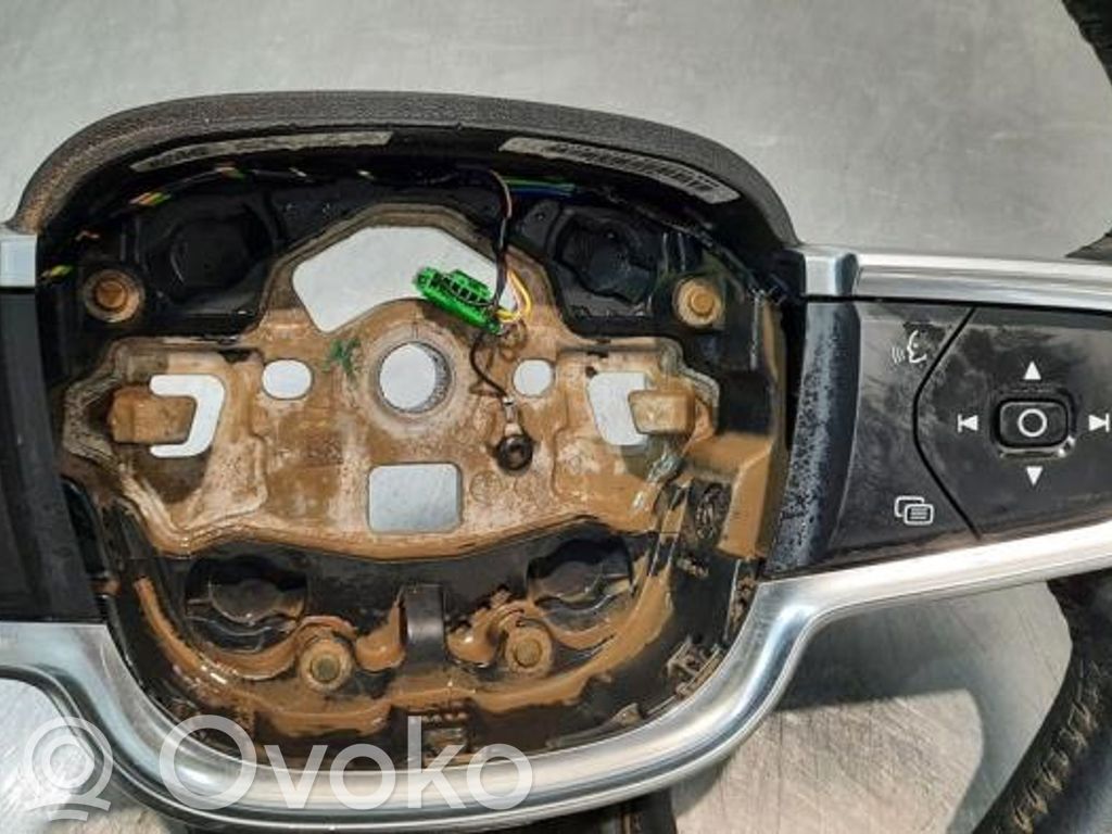 Volvo XC40 Ohjauspyörä 