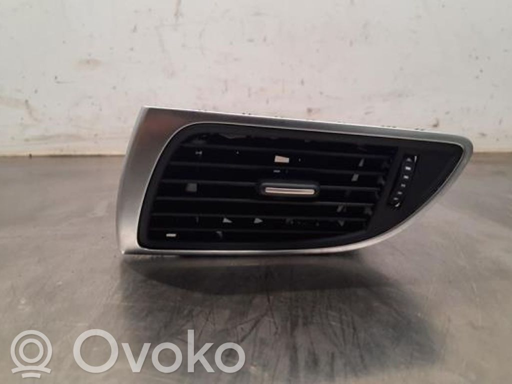 Rejilla de ventilación central del panel   4G1820902,4G1820902