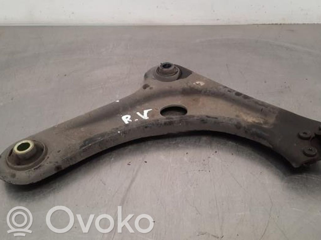 Peugeot 208 I Braccio di controllo sospensione anteriore