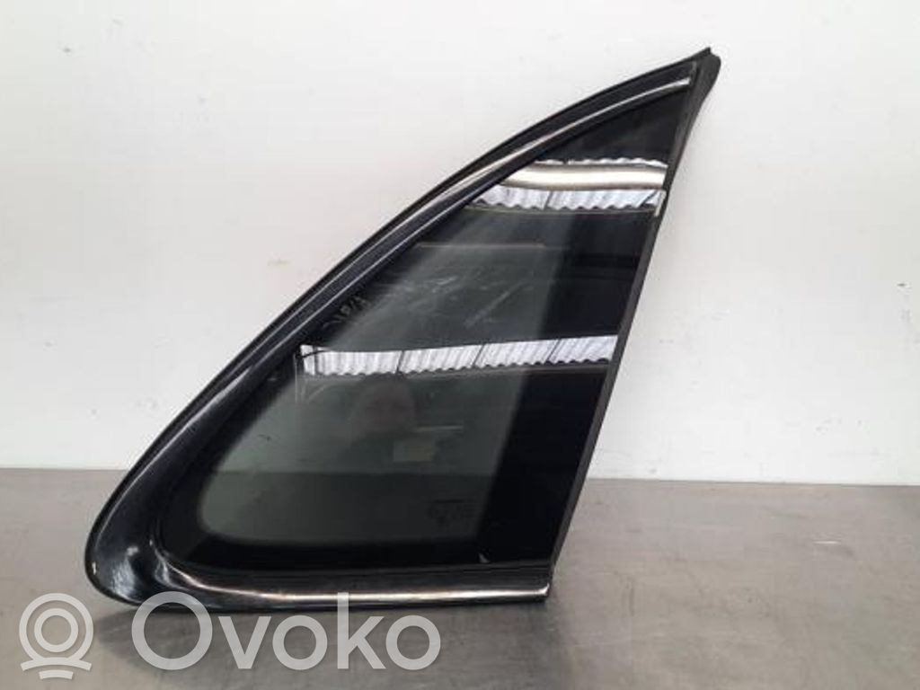 Porsche Macan (95B) Rear side window 