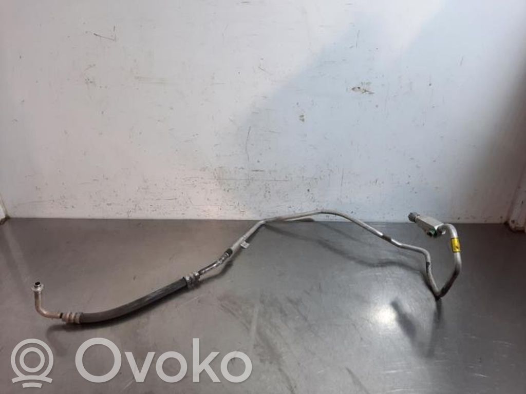 Ilmastointilaitteen putki (A/C)   52060974