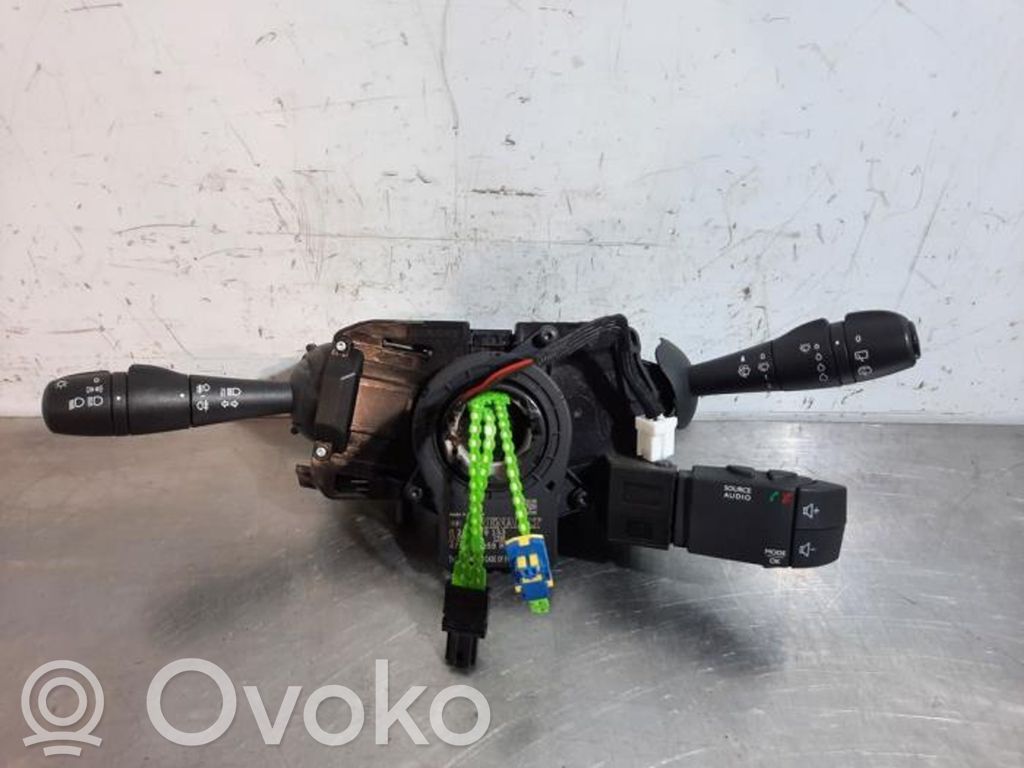 Renault Twingo III Commodo, commande essuie-glace/phare 