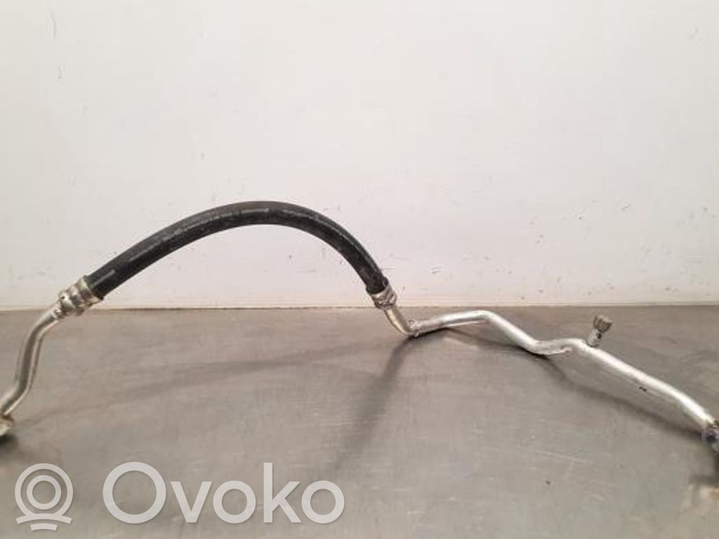 Ilmastointilaitteen putki (A/C)   5Q0816743D,5Q0816743D