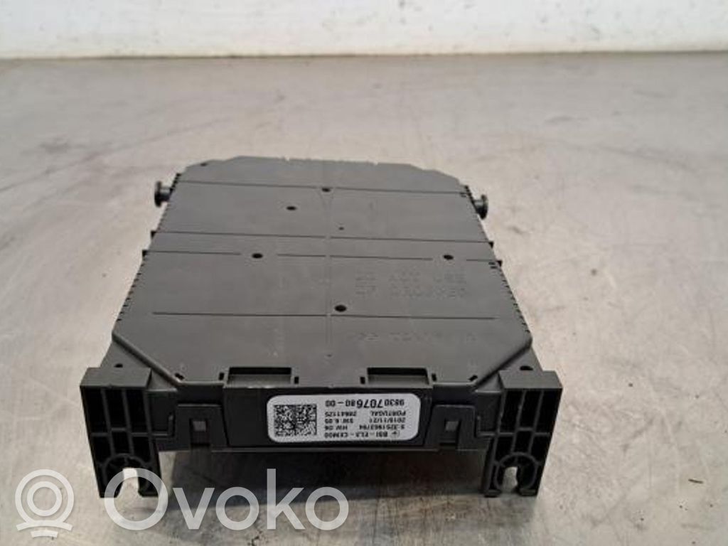 Opel Corsa F Boîte à fusibles