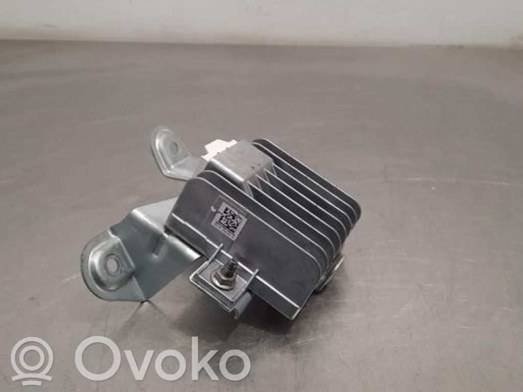 Vahvistin   A2439008400,A2439026200,A2439026200