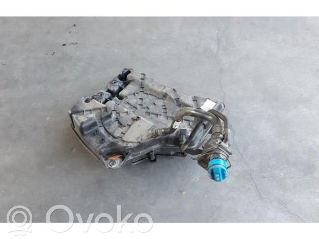 Opel Astra K AdBlue-nestesäiliö 