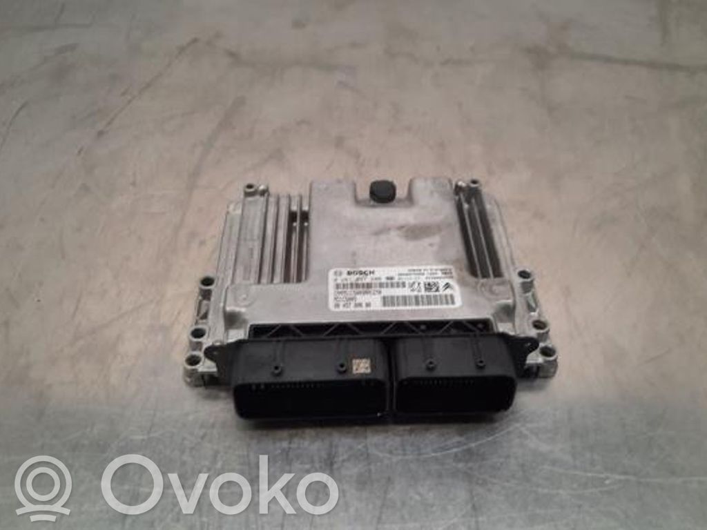 Peugeot 208 II Engine control unit/module 