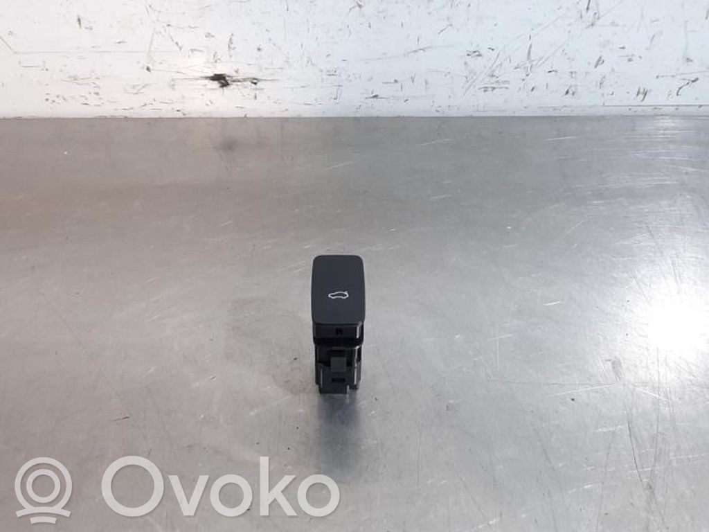 Ford Puma Tailgate/trunk/boot open switch 