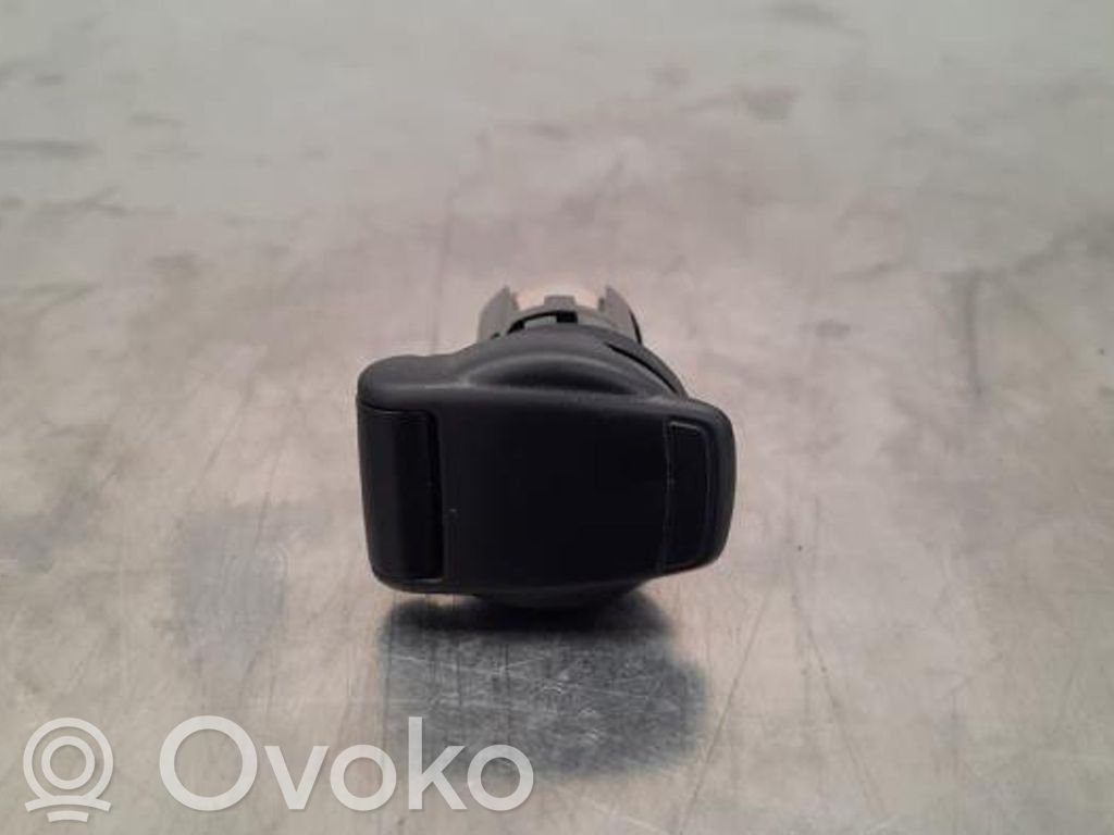 Enchufe de 12V (delantero)