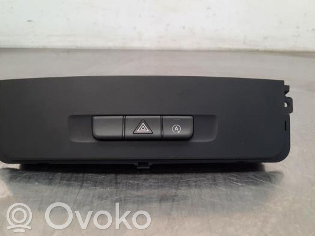 Mercedes-Benz Vito Viano W447 Przycisk świateł awaryjnych 