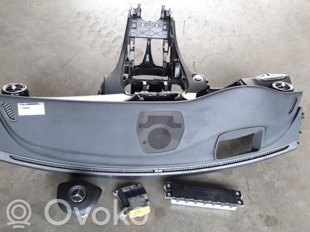 Mercedes-Benz C W205 Set planșă bord cu airbag 