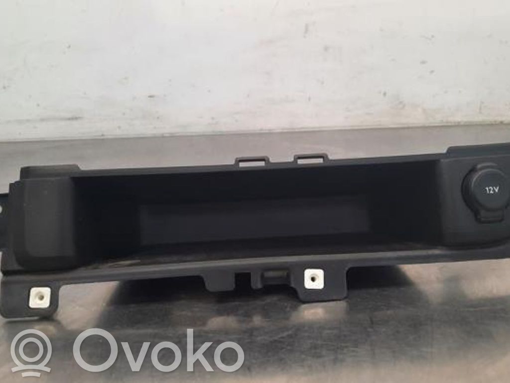 Enchufe de 12V (delantero)