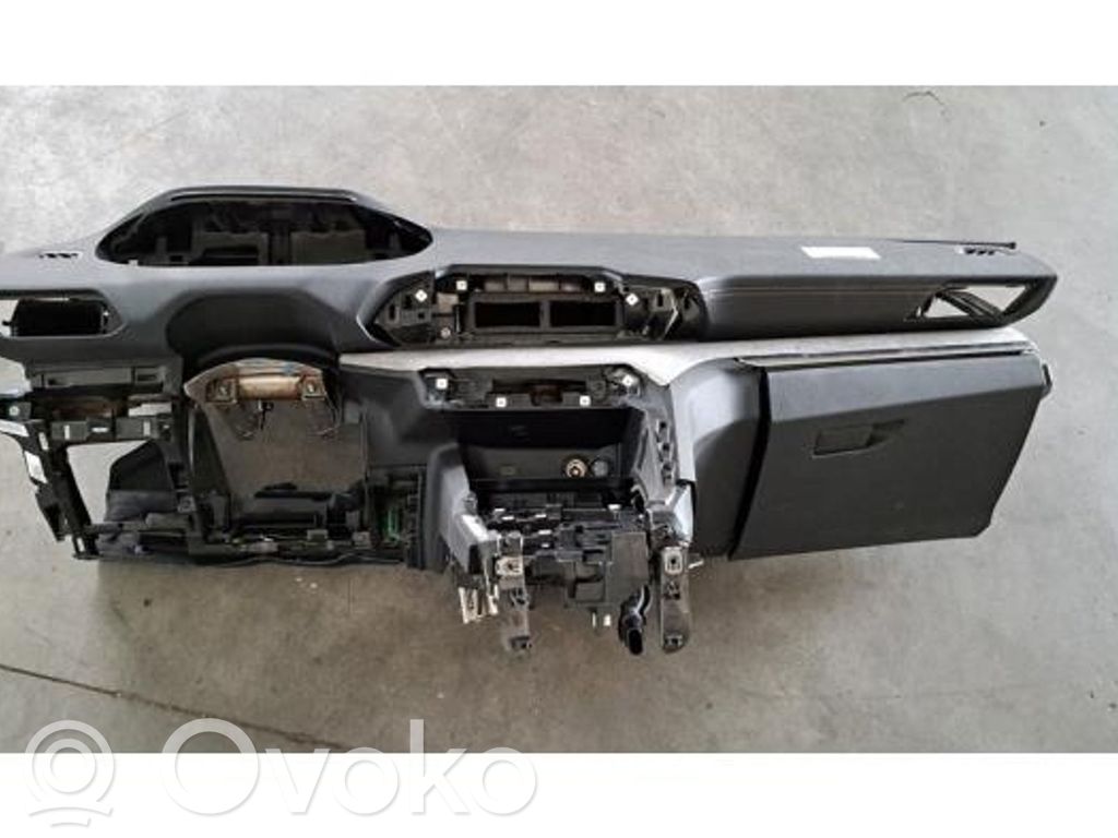 Peugeot 5008 Deska rozdzielcza 