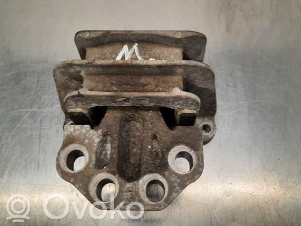 Engine mount bracket   GK216F012CC,2009954,2009954