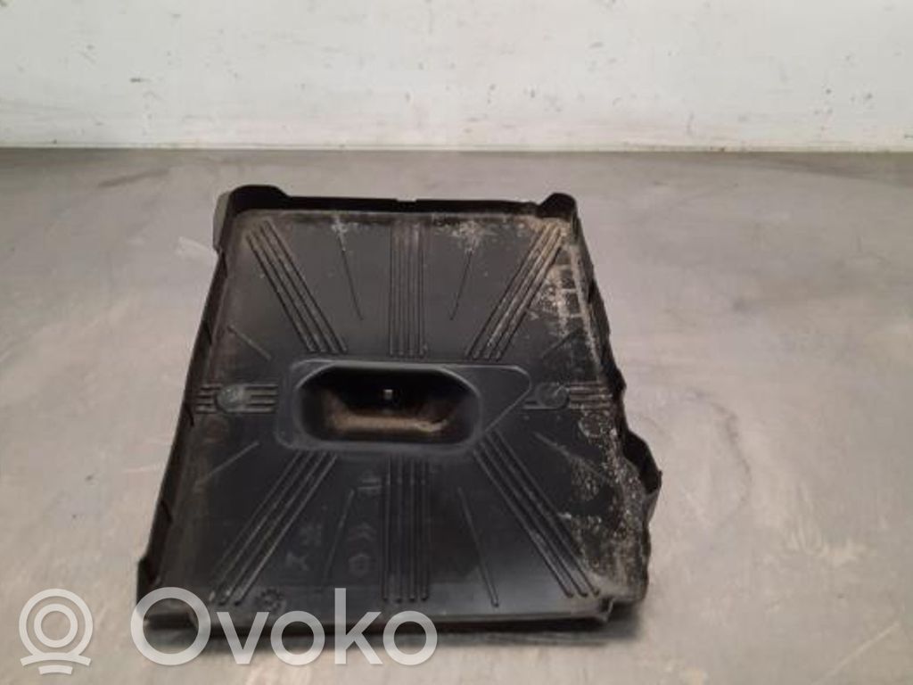 Peugeot 308 Podstawa / Obudowa akumulatora 